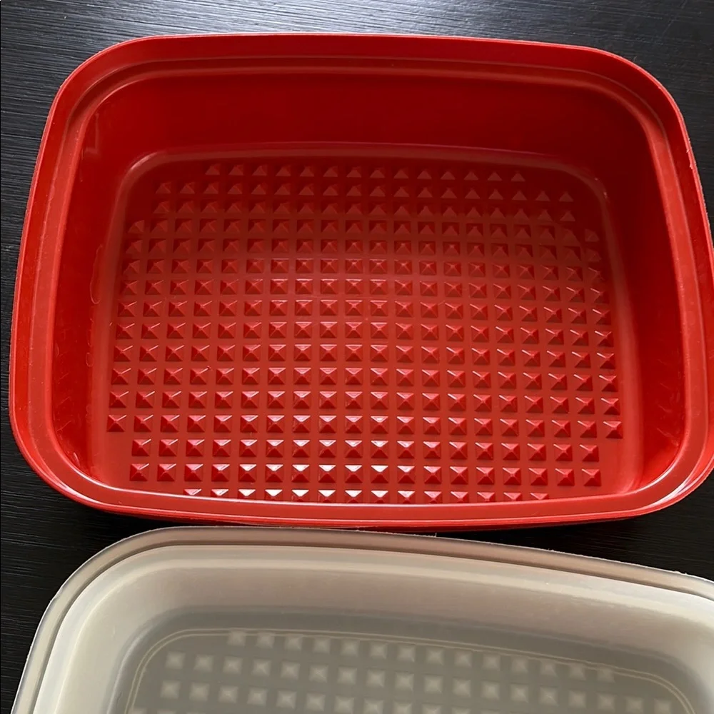 Vintage Tupperware Container - Picture 3 of 6